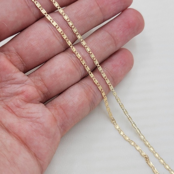 Beautiful 22 inch 14k gold Valentino necklace